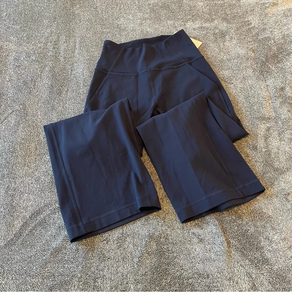 NWT Lululemon Align High-Rise Wide Leg Crop 23"
True Navy Size 2 - Picture 4 of 14